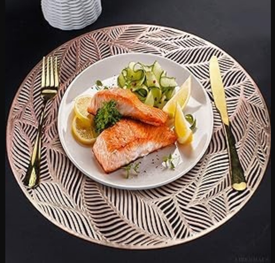 Round Leaf Place Mats for Dining Table Hollowed-Out Pressed Vinyl Table Mats for Holiday Party Wedding Accent Centerpiece Dinner Table Decoration (Metallic Copper) 